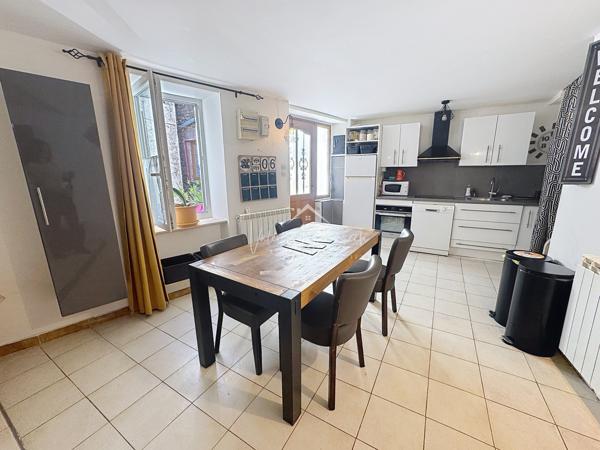 Camarès (12360) Maison village T3 mezzanine et terrasse