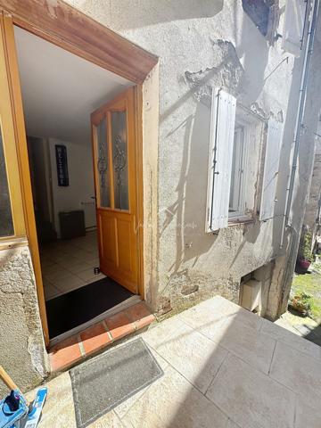 Camarès (12360) Maison village T3 mezzanine et terrasse