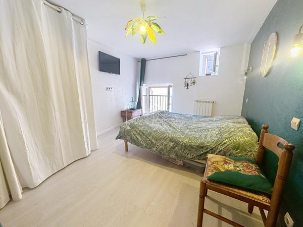 Camarès (12360) Maison village T3 mezzanine et terrasse