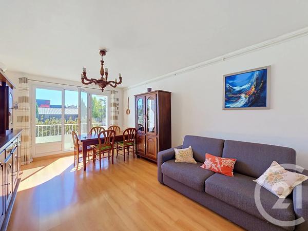 Appartement T3 à vendre  3 pièces - 72,54 m 2   LUCON  - 85