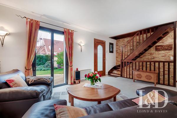  Maison 6 pièces standing et tout confort à Montigny-le-Bretonneux