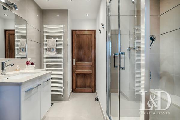  Maison 6 pièces standing et tout confort à Montigny-le-Bretonneux