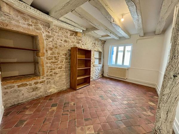 Appartement Nevers 3 pièce(s) 95 m2 - 2 chambres - Rez-de-chaussée -  dépendance - pas de travaux