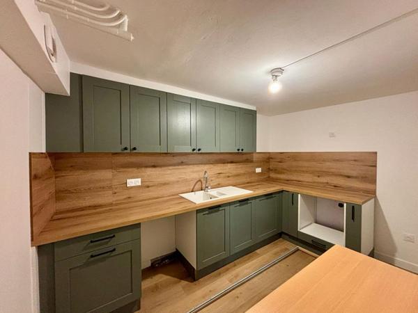 Appartement Nevers 3 pièce(s) 95 m2 - 2 chambres - Rez-de-chaussée -  dépendance - pas de travaux