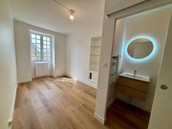 Appartement Nevers 3 pièce(s) 95 m2 - 2 chambres - Rez-de-chaussée -  dépendance - pas de travaux