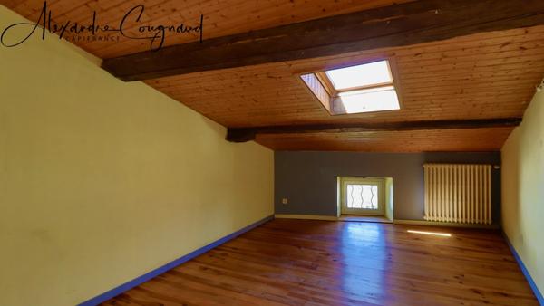 A vendre DOURGNE (81) - Maison de village 151 m² avec grand séjour, 4 chambres, garage et jardinet