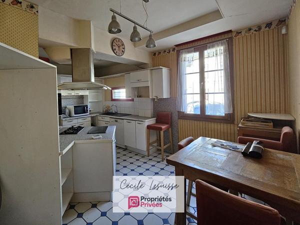 Belle maison familiale de caractère au coeur de Lillebonne - Viable de plain-pied!