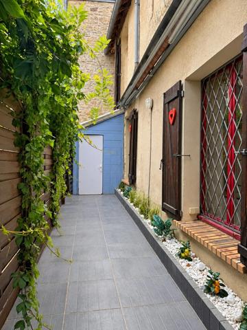Maison de charme à Presles – 3 chambres, décoration industrielle, terrasse et jardin