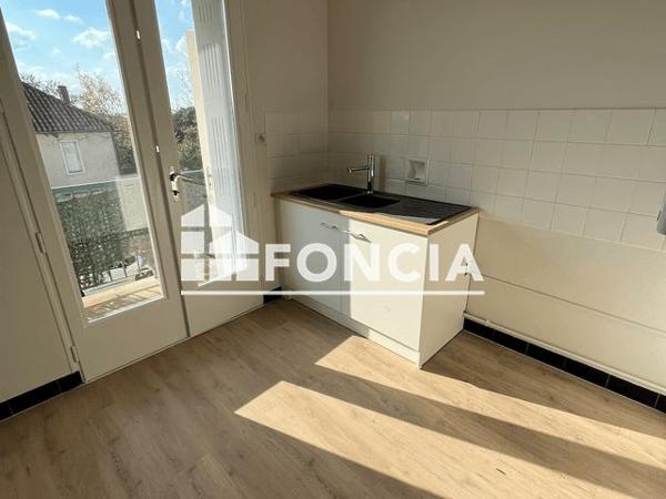 Location Appartement 3 pièces 54 m² - 94 RUE DE BRIOUX Niort 79000