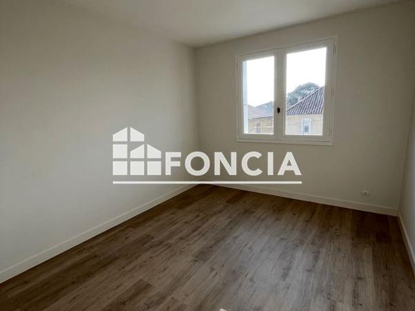 Location Appartement 3 pièces 54 m² - 94 RUE DE BRIOUX Niort 79000