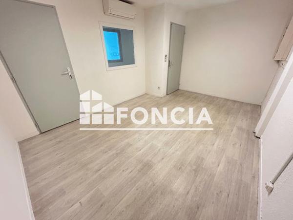 Location Local commercial 4 pièces 80 m² - 39 RUE RENE FONCK Mauguio 34130