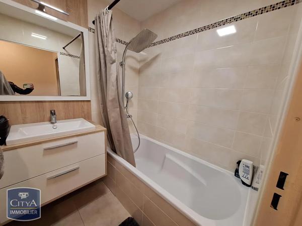 Appartement à louer 2 pièces 55.87m² Oyonnax (01100)