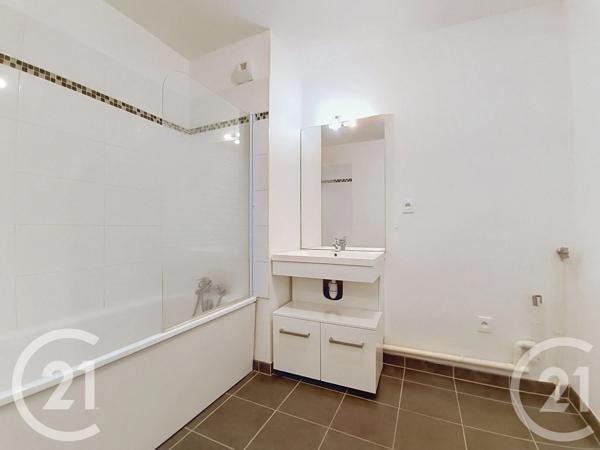 Appartement F3 à vendre  3 pièces - 61 m 2   ROUEN  - 76