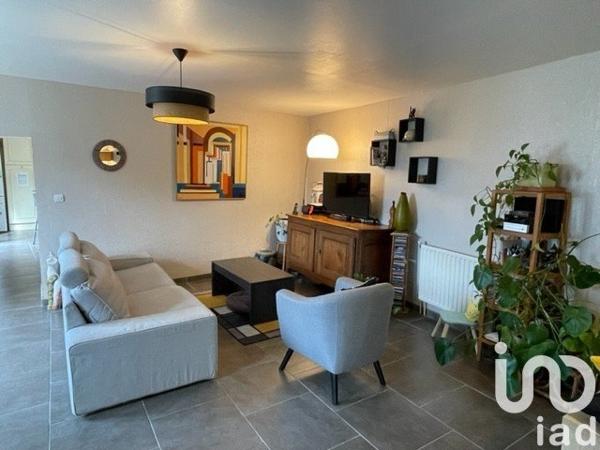 Longère 6 pièces de 151 m² à Saint-Ay (45130)