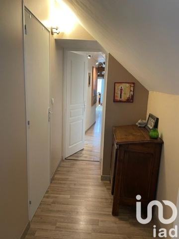 Longère 6 pièces de 151 m² à Saint-Ay (45130)