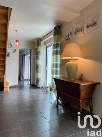 Longère 6 pièces de 151 m² à Saint-Ay (45130)