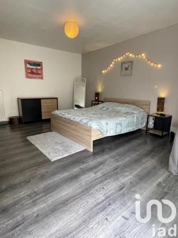 Longère 6 pièces de 151 m² à Saint-Ay (45130)