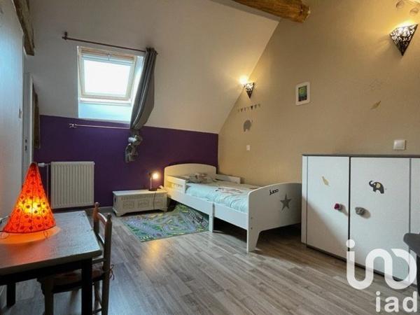 Longère 6 pièces de 151 m² à Saint-Ay (45130)