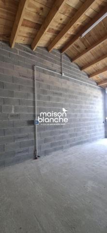 Grand garage 30M2