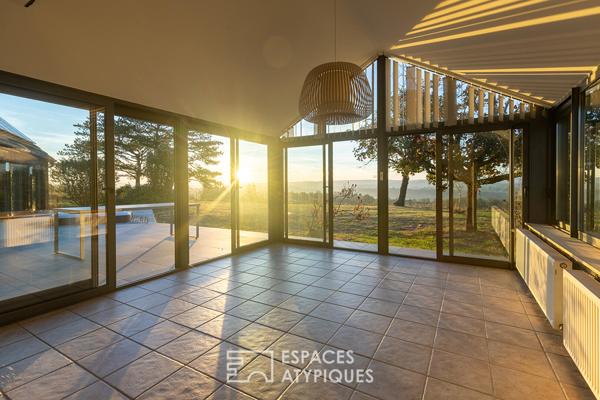 Villa d’exception avec sa piscine intérieure et sa vue dégagée