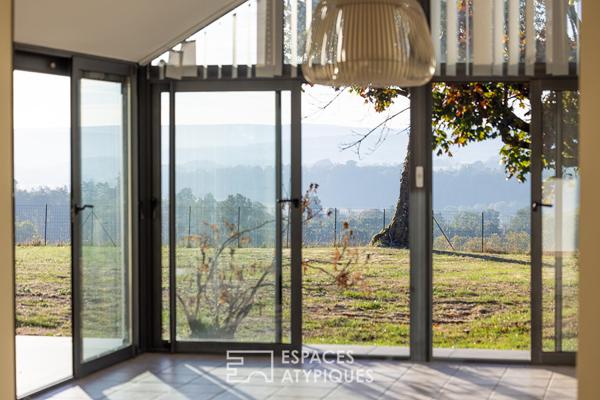 Villa d’exception avec sa piscine intérieure et sa vue dégagée