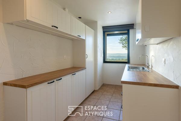 Villa d’exception avec sa piscine intérieure et sa vue dégagée