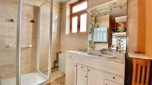 Appartement  T3 à l'étage d'une Maison 82 m2