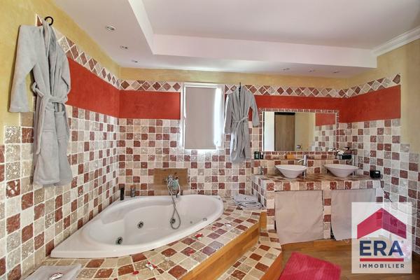 Maison Sainte Cécile Les Vignes 6 pièce(s) 136 m2 - 1036m² de terrain!