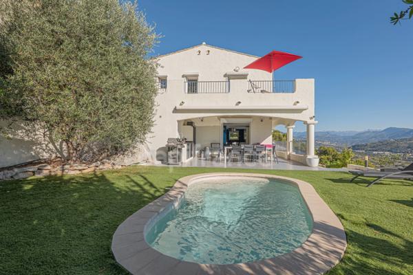 À vendre : villa sans travaux avec piscine / vue mer et montagne - Saint Laurent du Var