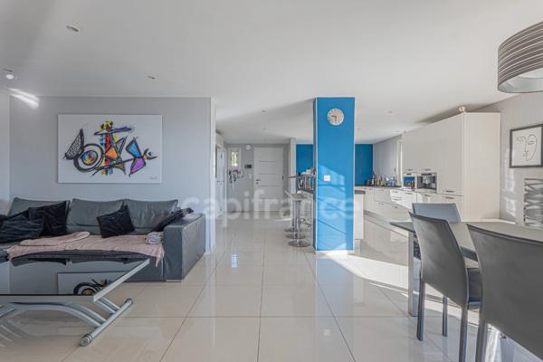 À vendre : villa sans travaux avec piscine / vue mer et montagne - Saint Laurent du Var