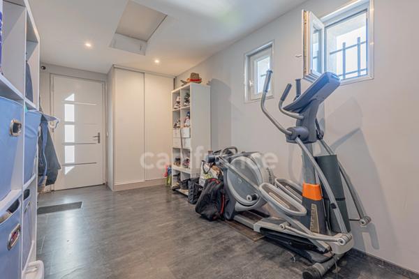 À vendre : villa sans travaux avec piscine / vue mer et montagne - Saint Laurent du Var