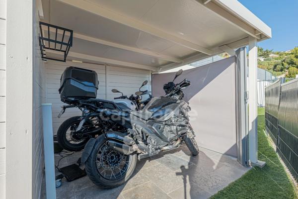 À vendre : villa sans travaux avec piscine / vue mer et montagne - Saint Laurent du Var