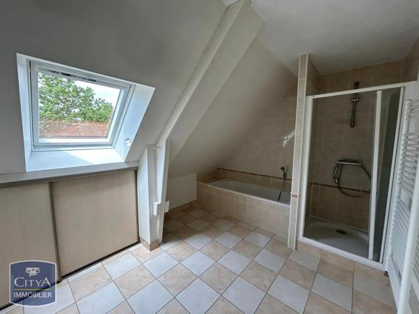 Maison à louer 7 pièces 181.58m² Bonchamp-lès-Laval (53960)