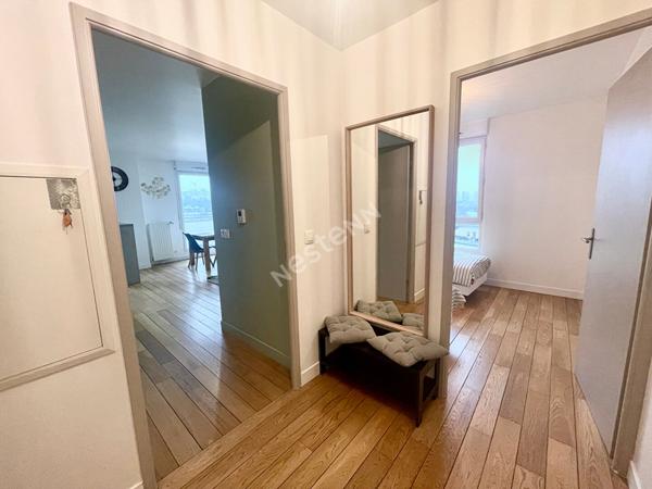 Centre Ville  Appartement impeccable Rosny Sous Bois 4 pieces terrasse dernier etage