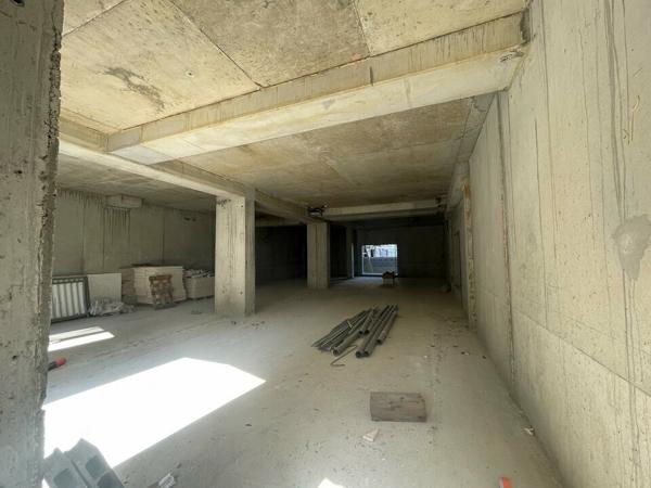 LA RICHE BUREAUX COMMERCIAUX A VENDRE 328 M² PROGRAMME NEUF AVEC JARDIN PRIVATIF
