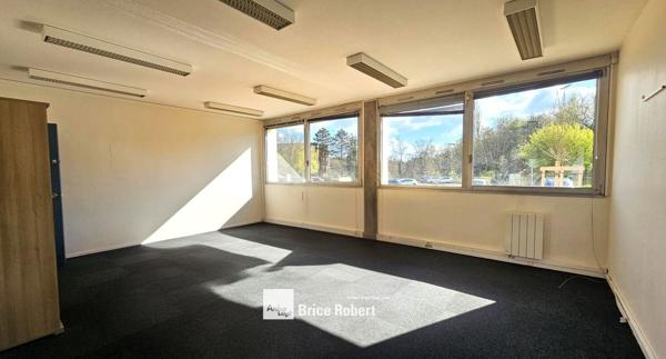 Bureaux à louer à Dardilly dans Norly II avec accès direct et services