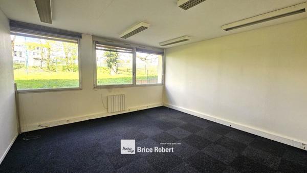 Bureaux à louer à Dardilly dans Norly II avec accès direct et services