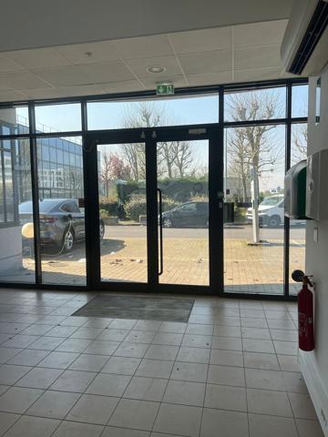 Bureaux à louer rénovés à Roissy-en-France accès immédiat Paris Nord 2