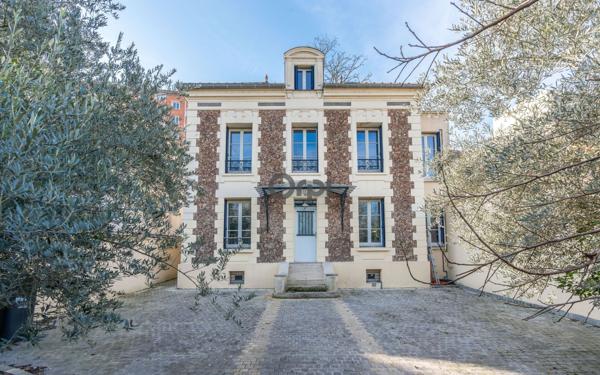 Maison à vendre    5 pièces • 149,21 m2 Joinville-le-Pont