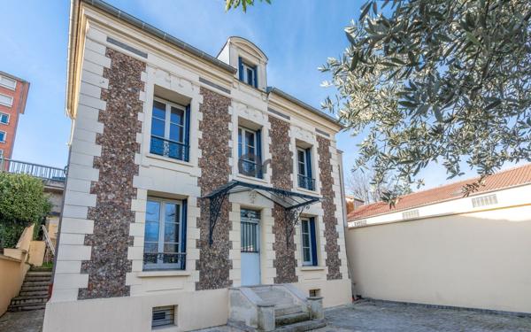 Maison à vendre    5 pièces • 149,21 m2 Joinville-le-Pont