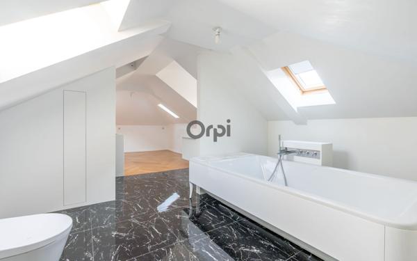 Maison à vendre    5 pièces • 149,21 m2 Joinville-le-Pont