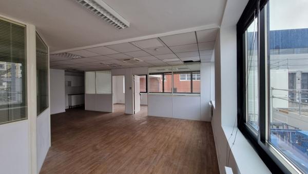 Bureaux à louer à Issy-les-Moulineaux locaux lumineux et modulables