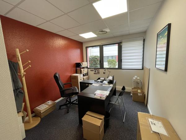 BUREAUX À VENDRE OU À LOUER 73m²-PARC TERTIAIRE D'EXAPOLE