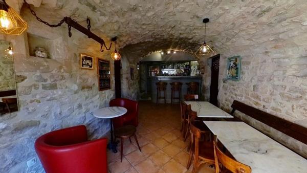 A vendre - Murs & fonds - 6 chambres d'hôtes à Vagnas, proche de Vallon-Pont-d'Arc (07)