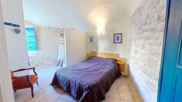 A vendre - Murs & fonds - 6 chambres d'hôtes à Vagnas, proche de Vallon-Pont-d'Arc (07)