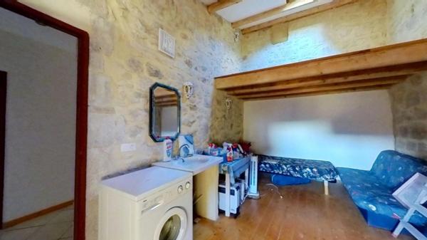 A vendre - Murs & fonds - 6 chambres d'hôtes à Vagnas, proche de Vallon-Pont-d'Arc (07)