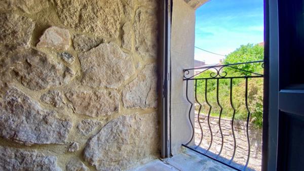 A vendre - Murs & fonds - 6 chambres d'hôtes à Vagnas, proche de Vallon-Pont-d'Arc (07)