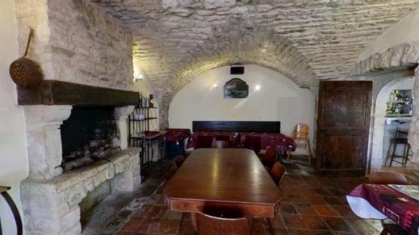 A vendre - Murs & fonds - 6 chambres d'hôtes à Vagnas, proche de Vallon-Pont-d'Arc (07)