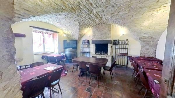 A vendre - Murs & fonds - 6 chambres d'hôtes à Vagnas, proche de Vallon-Pont-d'Arc (07)