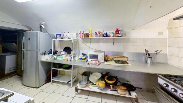 A vendre - Murs & fonds - 6 chambres d'hôtes à Vagnas, proche de Vallon-Pont-d'Arc (07)